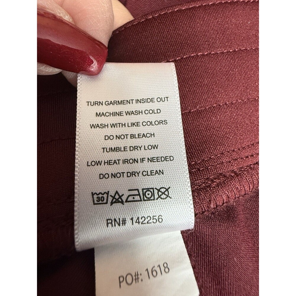 FIGS Zamora Jogger Burgundy Technical Collection Scrub Pants Size Med - Picture 8 of 8